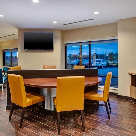 Towneplace Suites By Marriott Detroit Белльвилль Экстерьер фото