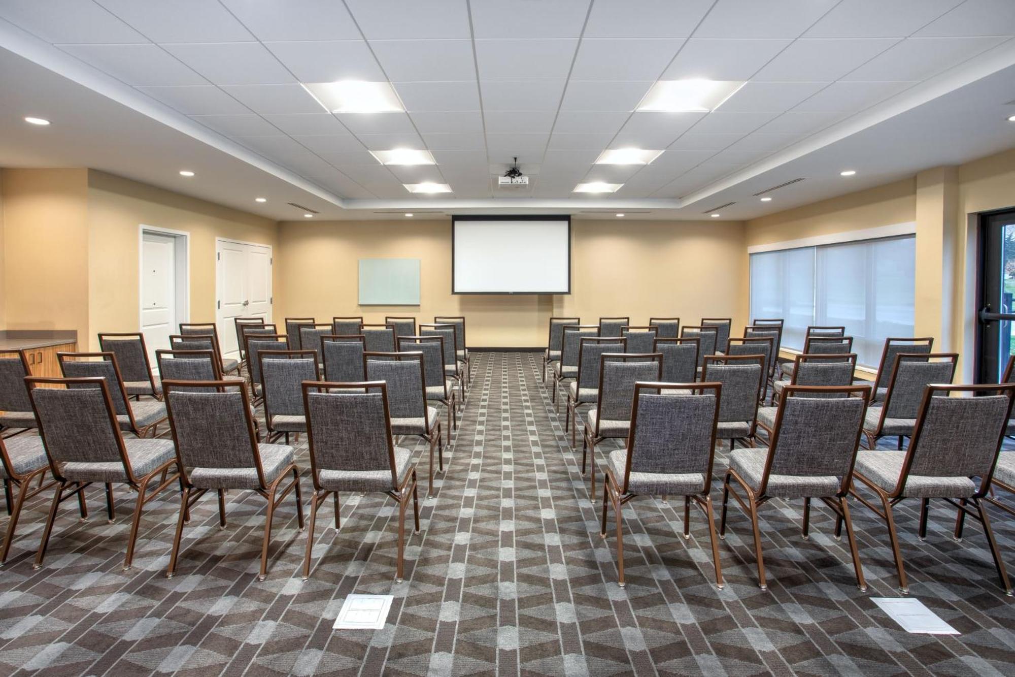 Towneplace Suites By Marriott Detroit Белльвилль Экстерьер фото