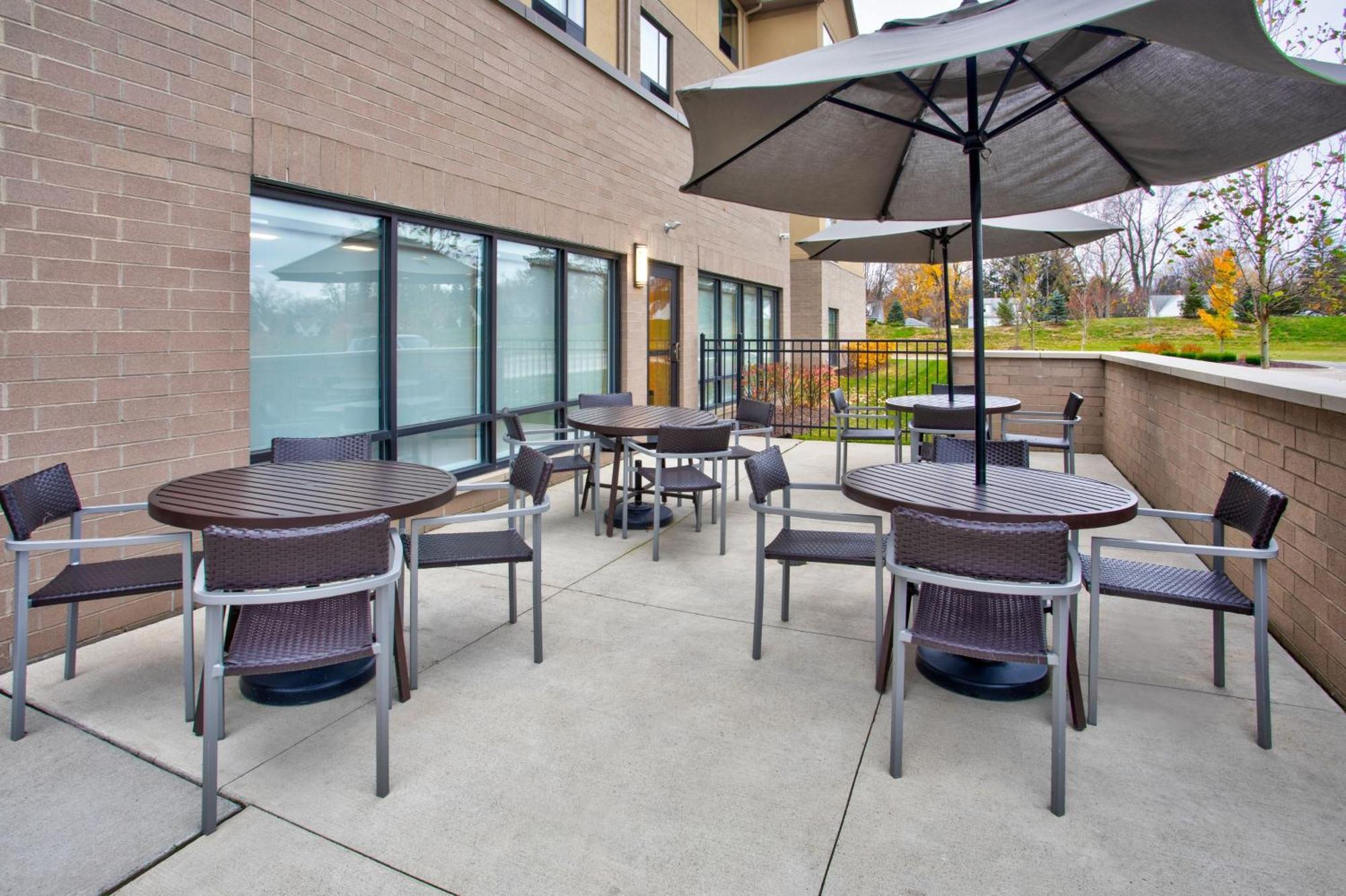 Towneplace Suites By Marriott Detroit Белльвилль Экстерьер фото
