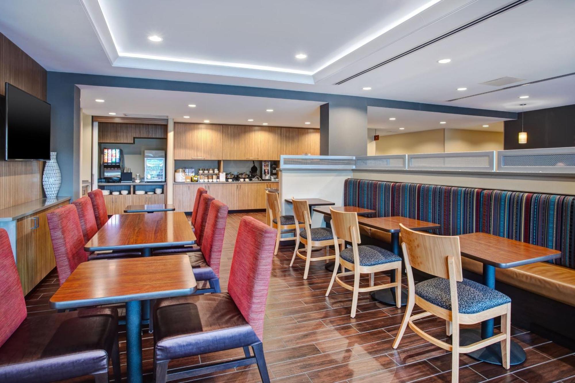 Towneplace Suites By Marriott Detroit Белльвилль Экстерьер фото